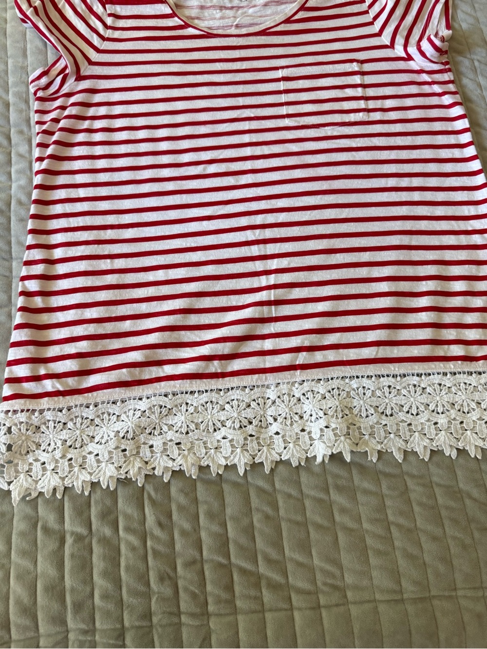 Charter Club Women’s Striped Crochet Lace Hem T-Shirt Red White 100% Cotton Sz M - Picture 5 of 7